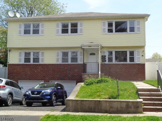 1025 Kingswood Rd-Unit -2 in Union Township, NJ - Building Photo - Building Photo