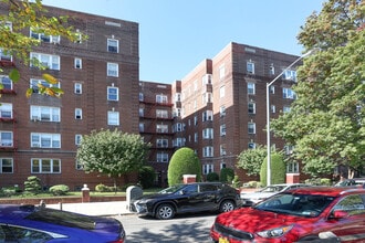 430 Ocean Pky in Brooklyn, NY - Foto de edificio - Building Photo