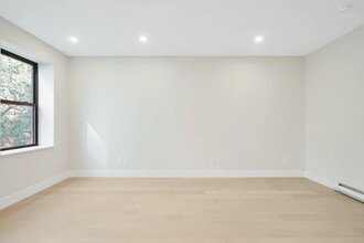 239 E 33rd St in New York, NY - Building Photo - Building Photo