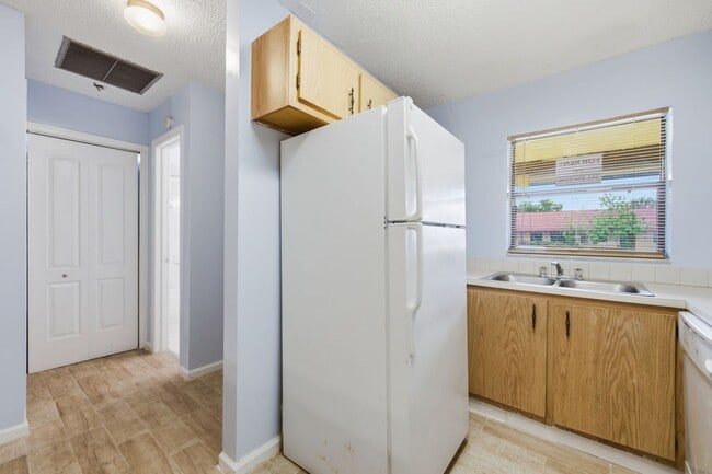 506 Glenwood Dr in West Palm Beach, FL - Foto de edificio - Building Photo