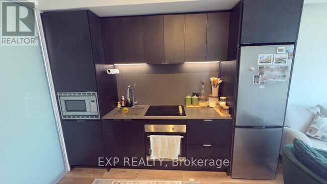 86 Dundas St E in Mississauga, ON - Building Photo - Building Photo