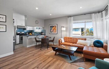 617 Loma Dr in Hermosa Beach, CA - Building Photo - Building Photo
