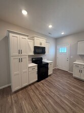 327 S Florence Ave in Springfield, MO - Building Photo - Building Photo
