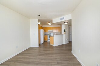 Clyburn at Stapleton in Denver, CO - Foto de edificio - Interior Photo