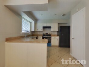 4523 Mossygate Dr in Spring, TX - Foto de edificio - Building Photo