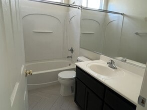 619 Snow Creek Ln in Patterson, CA - Building Photo - Building Photo