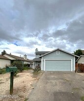 1276 Express St in Sparks, NV - Building Photo