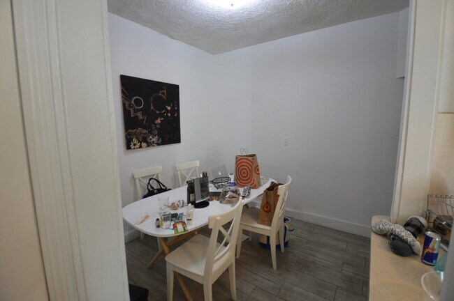 56 Egmont St, Unit 3 in Brookline, MA - Building Photo - Building Photo