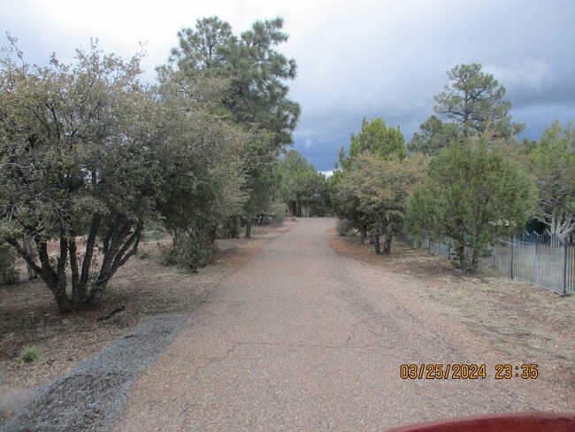 2000 W Willis in Show Low, AZ - Building Photo - Building Photo