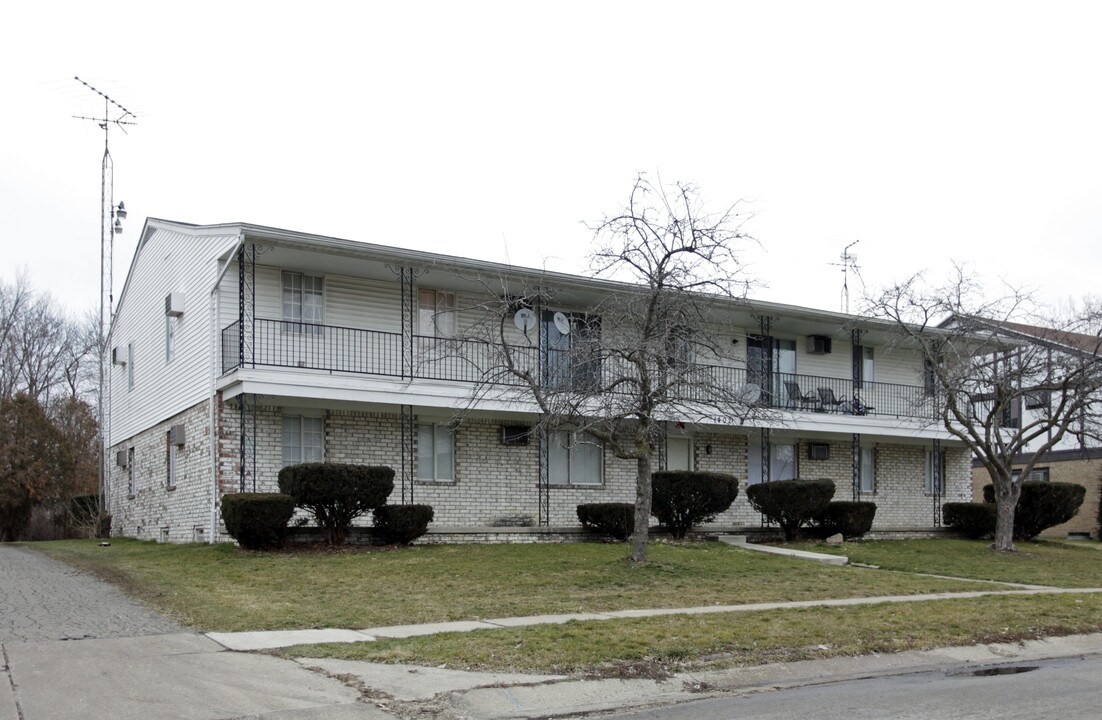 1402 Brooke Park Dr in Toledo, OH - Foto de edificio