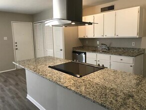9407 Timberbluff Rd in Dallas, TX - Building Photo - Building Photo