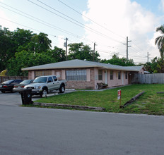 1126 NE 16th Pl in Fort Lauderdale, FL - Building Photo - Building Photo