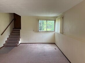 2033 Greenwood Dr, Unit 2 in Owatonna, MN - Foto de edificio - Building Photo