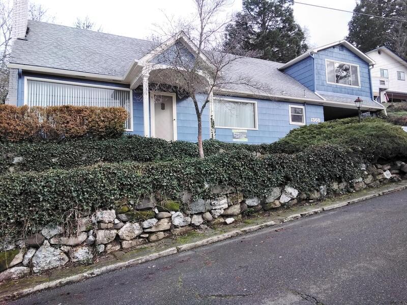 1368 SE Overlook Ave in Roseburg, OR - Building Photo