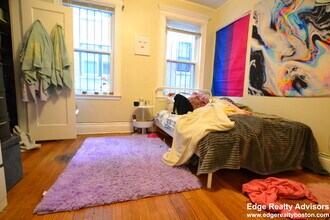 1719 Commonwealth Ave, Unit 1 in Boston, MA - Building Photo - Building Photo