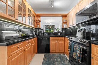 9809 Costa del Sol Blvd in Doral, FL - Building Photo - Building Photo