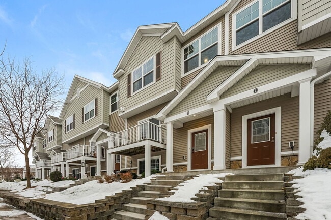 1949 Commonwealth Blvd in Chanhassen, MN - Building Photo - Building Photo