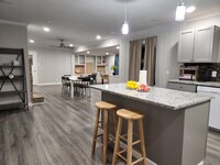 420 Downey Pl photo'