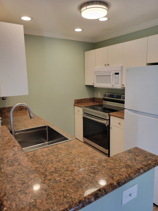 property at 160 Keonekai Rd