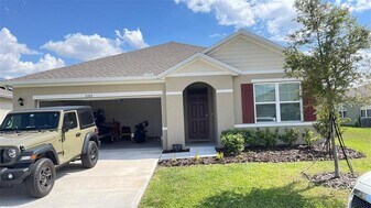 3353 Aruba Wy in Haines City, FL - Building Photo