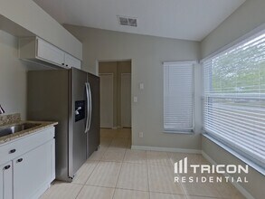12008 Woodglen Cir in Clermont, FL - Building Photo - Building Photo