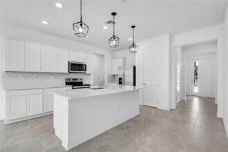 8342 NW 7th Pl in Plantation, FL - Building Photo - Building Photo