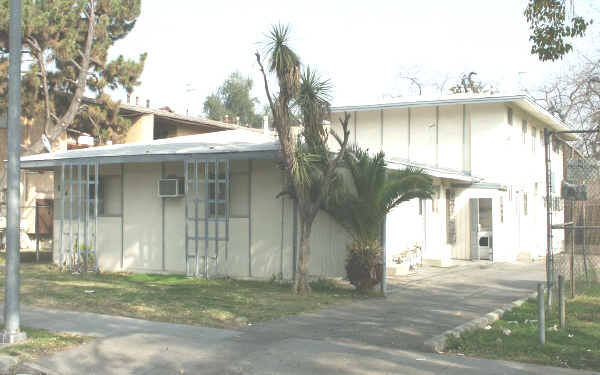 874 N Los Robles Ave in Pasadena, CA - Foto de edificio - Building Photo