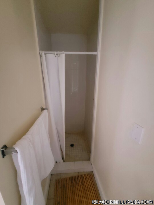 24 Joy St in Boston, MA - Building Photo