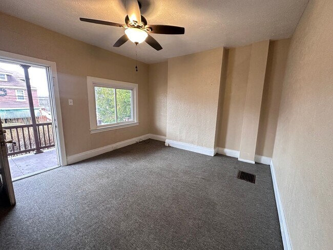 300 W 13th Ave in Homestead, PA - Building Photo - Building Photo