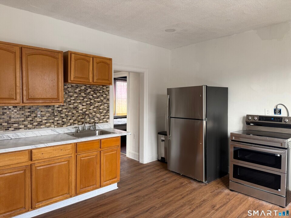 502 Edgewood St in Hartford, CT - Building Photo