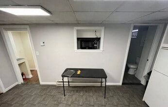 10 Wallace St, Unit 2R-B in Somerville, MA - Foto de edificio - Building Photo