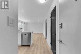 51 Dundas St E in Brantford, ON - Building Photo - Building Photo