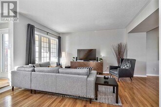 93 Georgian Dr in Oakville, ON - Building Photo - Building Photo