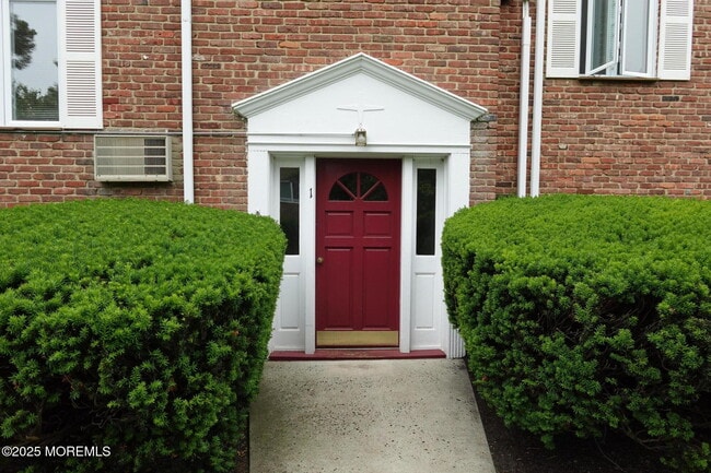283 Spring St in Red Bank, NJ - Building Photo - Building Photo