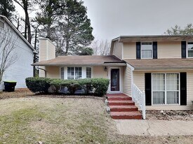 2172 Sara Ashley Way in Lithonia, GA - Building Photo