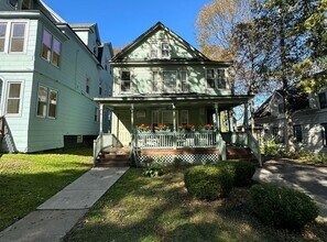 1217 1/2 Madison St in Syracuse, NY - Building Photo - Building Photo