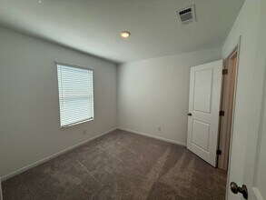 3381 N Yavapai St in Kingman, AZ - Building Photo - Building Photo