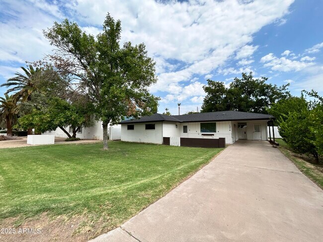 1014 E Orange Dr in Phoenix, AZ - Building Photo - Building Photo