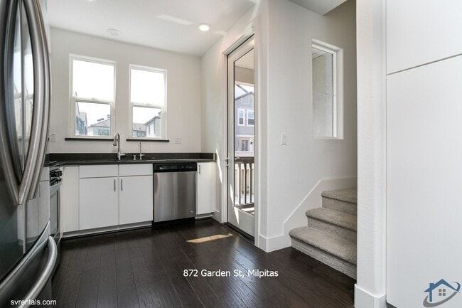 property at 872 Garden St
