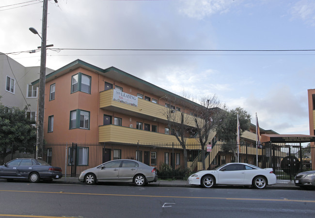 Casa Magna in Oakland, CA - Foto de edificio - Building Photo