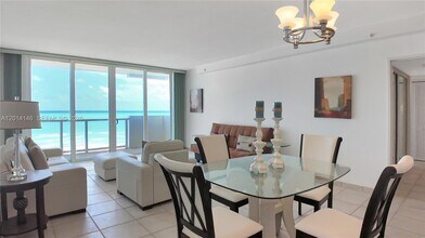5601 Collins Ave in Miami Beach, FL - Foto de edificio - Building Photo