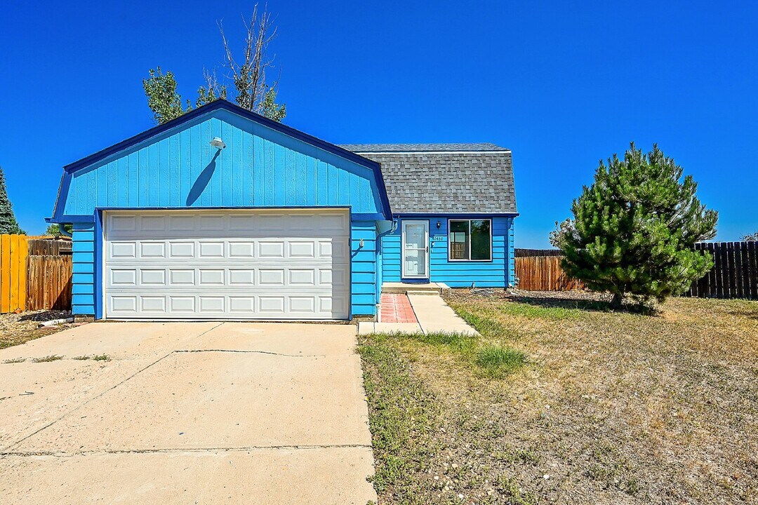 10480 Holland Ct in Westminster, CO - Building Photo
