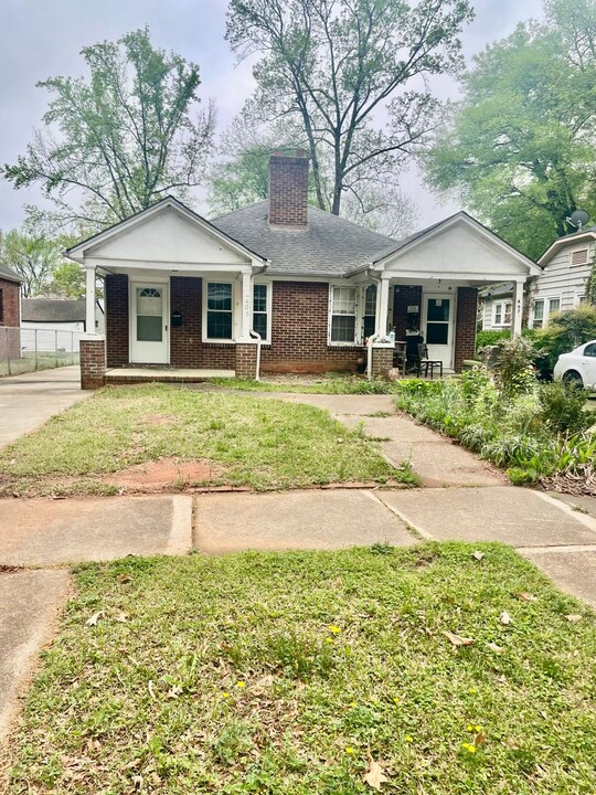 405 Sylvania Ave in Charlotte, NC - Foto de edificio