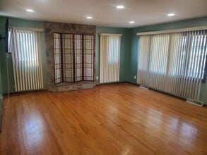 7816 N 80th St in Milwaukee, WI - Building Photo - Building Photo