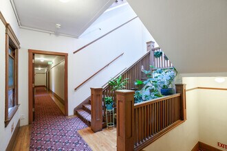 California Apartments in Berkeley, CA - Foto de edificio - Interior Photo