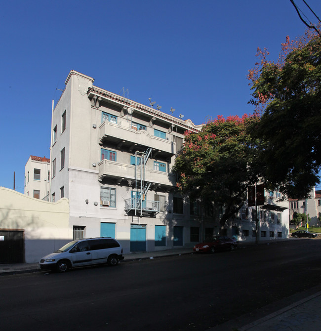 1500 James M Wood Blvd in Los Angeles, CA - Foto de edificio - Building Photo