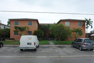 751 SW 11th St in Miami, FL - Building Photo - Building Photo