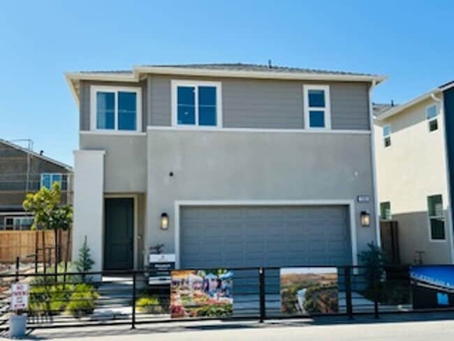 589 Josephine Ave in Madera, CA - Building Photo - Building Photo