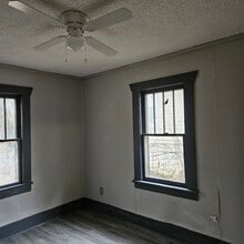 1371 E Blaine St in Springfield, MO - Foto de edificio - Building Photo