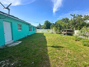 19341 NE 1st Pl in Miami, FL - Building Photo - Building Photo